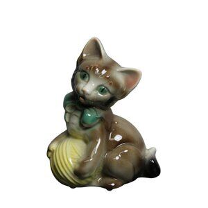 Spaulding China Cat With Yarn Figurine Home Decor